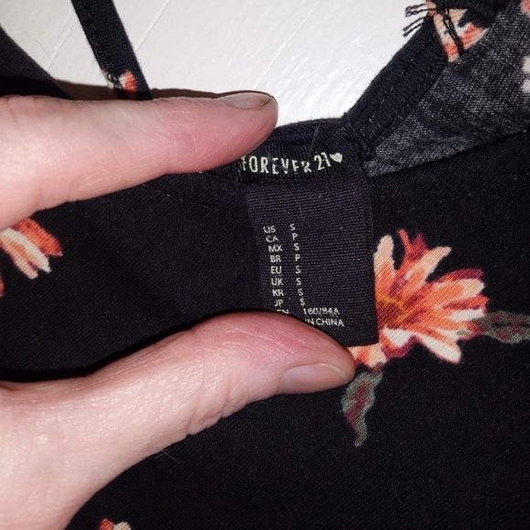 Forever 21 Cap Sleeve Crop Top Jrs S - Picture 3 of 4